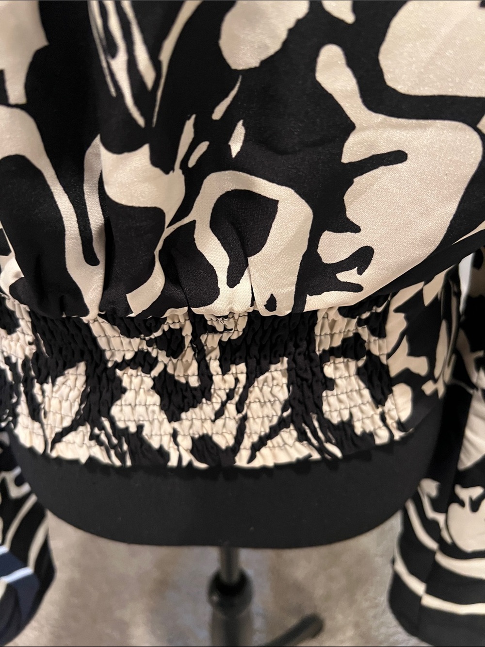 Black & White Wrap-Style Abstract Print Blouse - Picture 9 of 11
